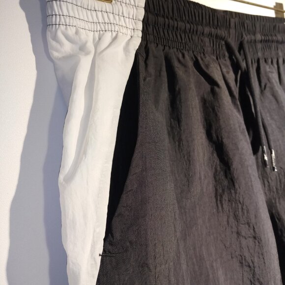 REEBOK BV Woven Training Pants  Women's Medium  Black  Lightweight  Pockets  NWT - Picture 6 of 12